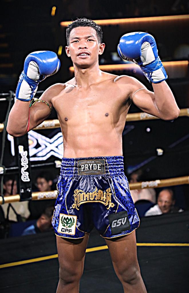 สุดหล่อ ศิษย์ผู้ใหญ่เตี้ย