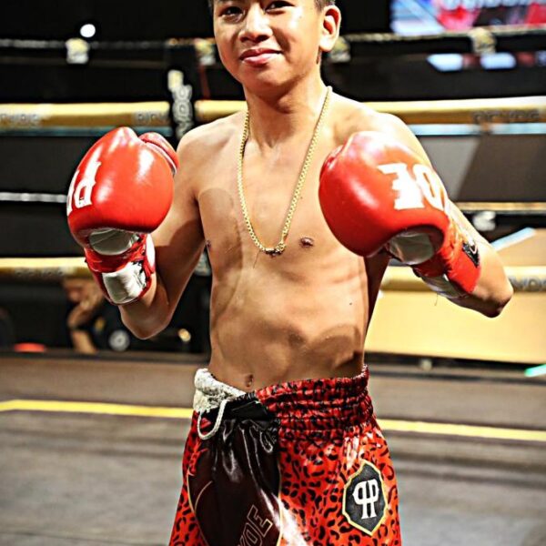 เพชรพระกาฬ สามารถพยัคฆ์อรุณยิมส์