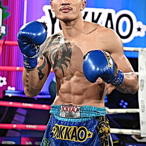 กุหลาบขาว ลูกสิงห์นำชัย