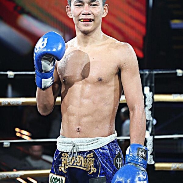 มังกรเหล็ก เปิ้ลนคร