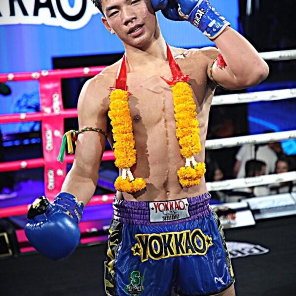 ยอดวิหารแดง สวนอาหารปีกไม้