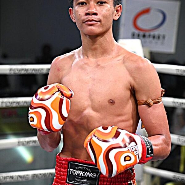 เจมส์ศักดิ์ แสงทองค้าแก๊ส