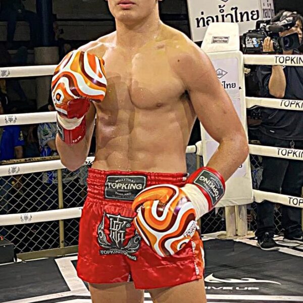 เพชรสอง เพชรมวยไทยยิม