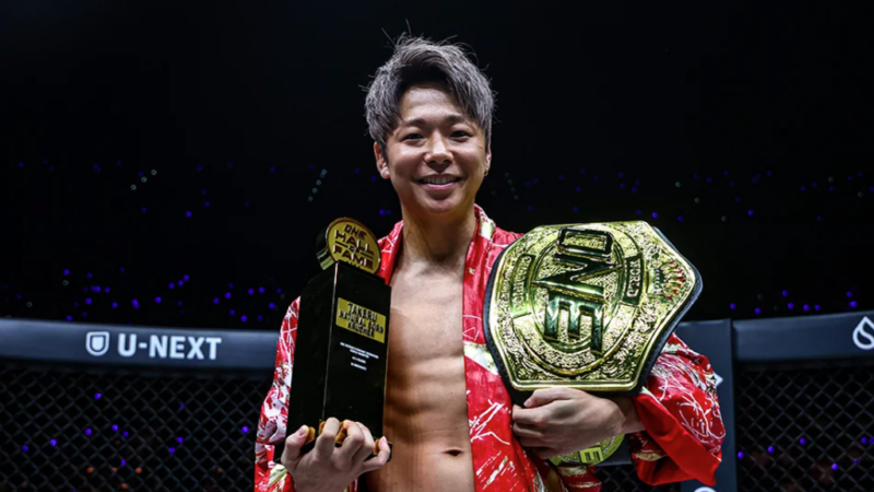 ปิดตำนานสมเกียรติ! “ทาเครุ” จารึกชื่อเข้าทำเนียบ “ONE Hall of Fame” รายที่ 4 บนแผ่นดินเกิด